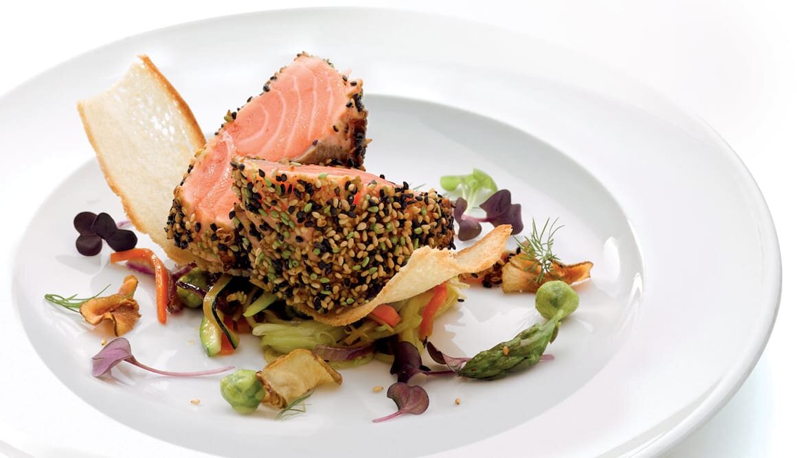 Salmão em crosta de sésamo