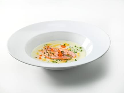 Creme de batata, Salmão e azeite de amêndoas torradas 