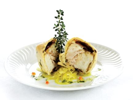 Bacalhau com salpicão fumado e pão de azeitonas 