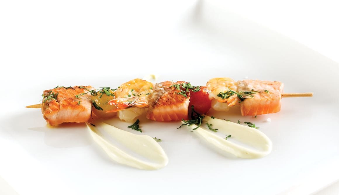 Espetada de Salmão e Camarão com Maionese de Wasabi