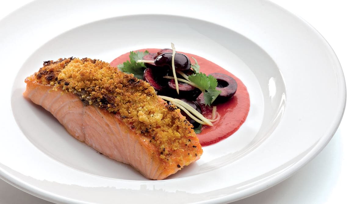 Lombo de Salmão com molho de tomate e cereja