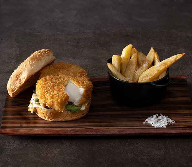 Bacalhau da Noruega panado em pão brioche