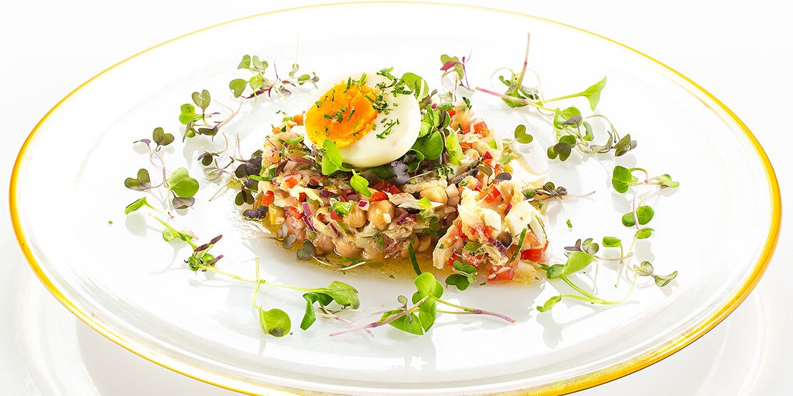 Salada de Bacalhau da Noruega com grão e ovo